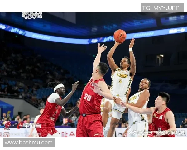 辽宁本钢球迷士气高涨，期待球队夺得本赛季冠军